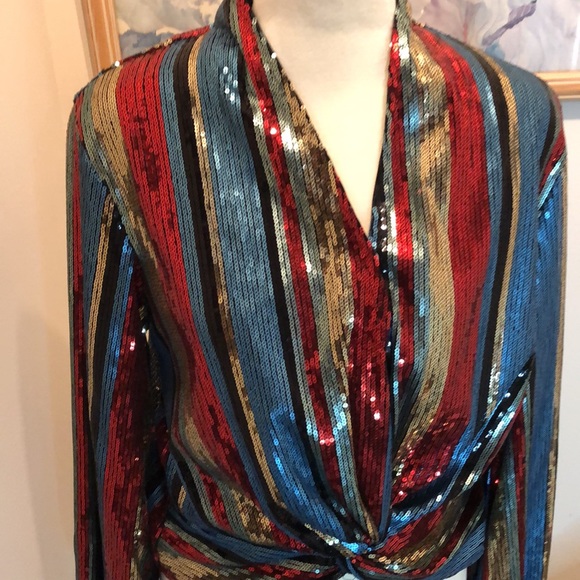 Vici Striking and cool sequin shirt with front twist. Size medium runs small - Picture 4 of 14